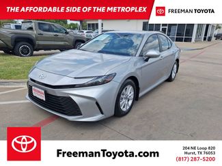 Used 2025 Toyota Camry LE video 1