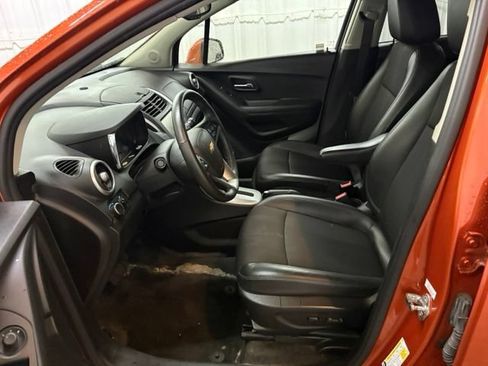 Used 2016 Chevrolet Trax LT w/ LT Sun and Sound Package AWD/4WD image 17