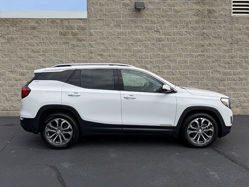 Used 2019 GMC Terrain SLT w/ Preferred Package FWD image 2