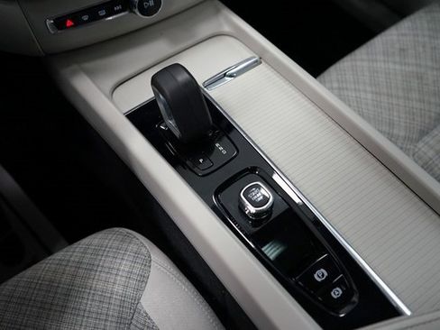 Used 2022 Volvo XC60 T8 Inscription Expression image 43