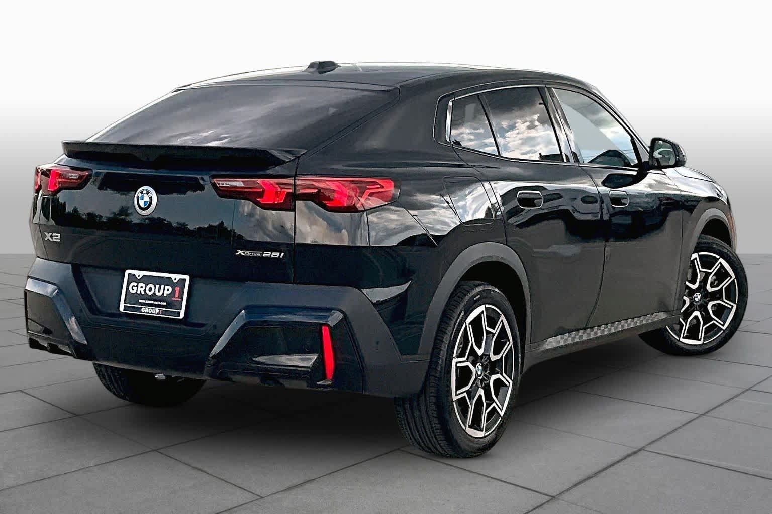 Used 2026 BMW X2 xDrive28i AWD/4WD image 12