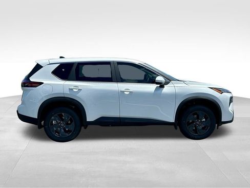 New 2026 Nissan Rogue SV FWD image 4