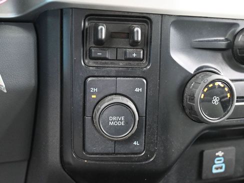 Used 2025 Ford F250 XLT image 31