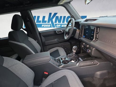 New 2025 Ford Bronco 4-Door image 29
