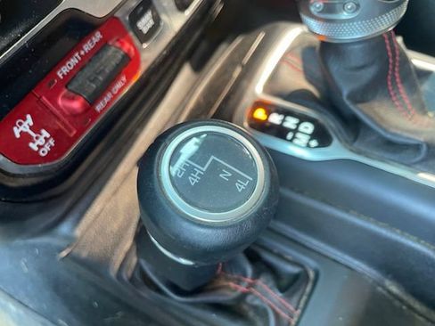 Used 2019 Jeep Wrangler Rubicon AWD/4WD image 24