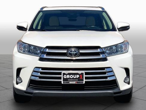 Used 2019 Toyota Highlander Limited FWD image 4