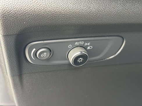 Used 2022 Buick Envision Preferred w/ Safety Package FWD image 19