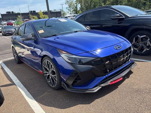 Used 2022 Hyundai Elantra N w/ Preferred Accessory Package FWD image 3