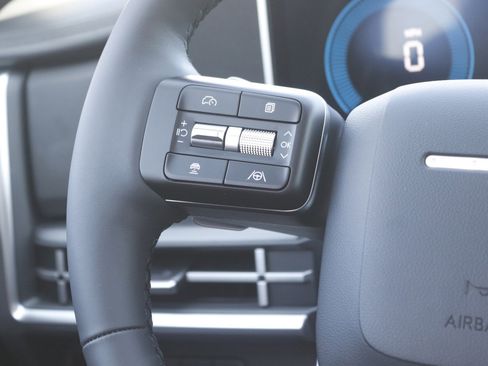 New 2026 Hyundai Santa Fe SE image 16