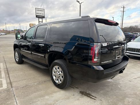 Used 2013 GMC Yukon XL 2500 SLT w/ SLT-2 Equipment Package image 6