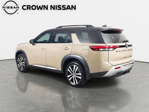 Certified 2024 Nissan Pathfinder Platinum w/ Black Appearance Package FWD image 8
