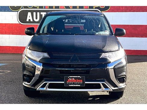 Used 2020 Mitsubishi Outlander ES image 3