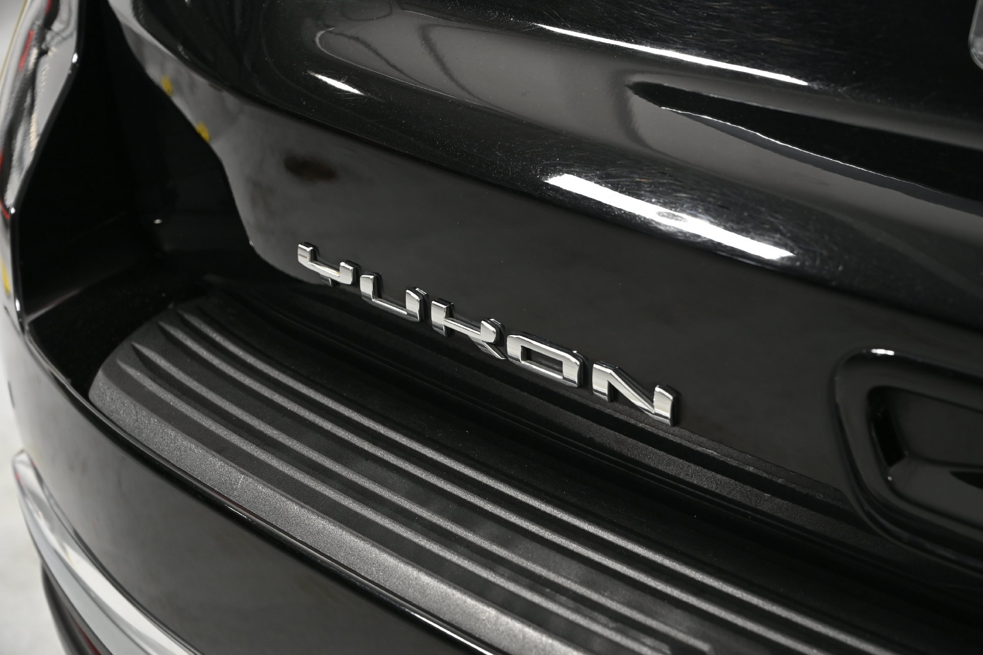 Used 2023 GMC Yukon XL Denali RWD image 26