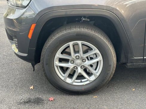 New 2025 Jeep Grand Cherokee L Laredo image 10