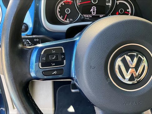 Used 2019 Volkswagen Beetle 2.0T SE FWD image 21