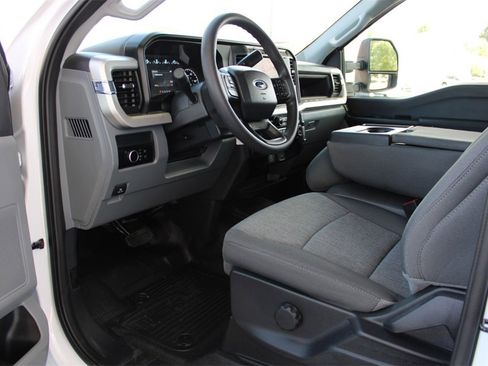 Used 2024 Ford F550 4x4 Crew Cab Super Duty image 17