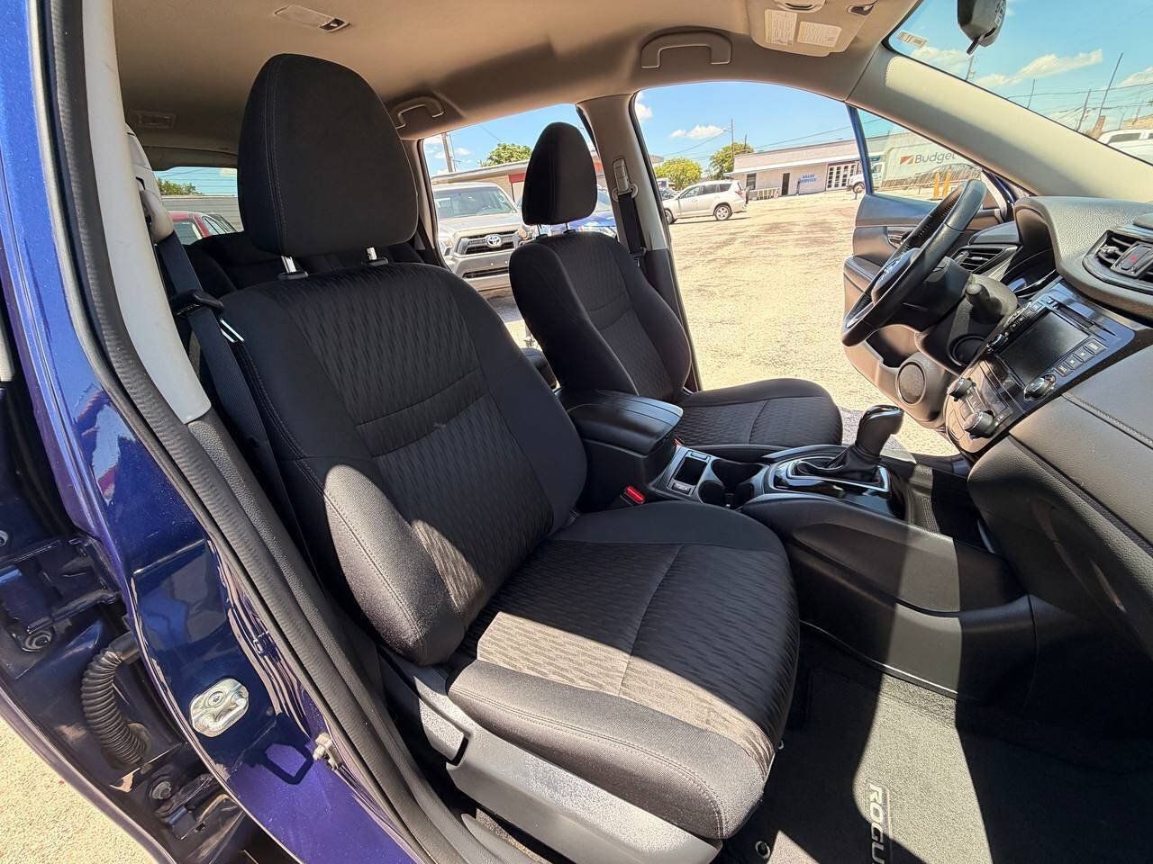 Used 2018 Nissan Rogue SV AWD/4WD image 15