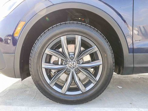Certified 2023 Volkswagen Tiguan SE FWD image 11