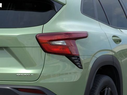New 2026 Chevrolet Trax ACTIV w/ Sunroof Package FWD image 11