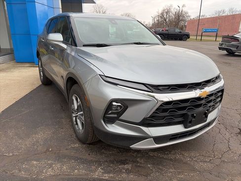 Used 2025 Chevrolet Blazer LT image 5