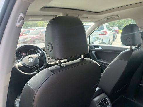 Used 2018 Volkswagen Tiguan SE AWD/4WD image 9