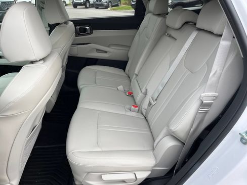 Used 2026 Kia Sorento S FWD image 8