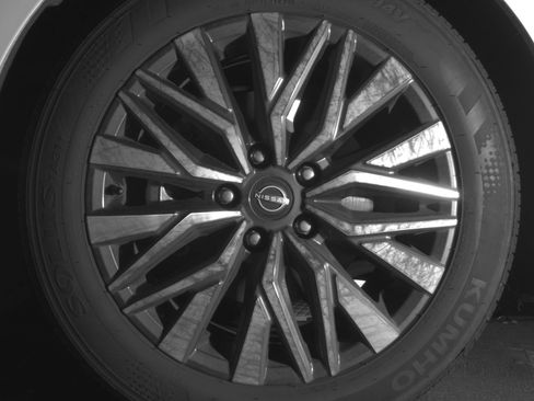 Used 2025 Nissan Altima 2.5 SV FWD image 12