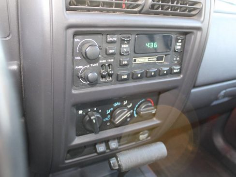 Used 2001 Jeep Cherokee Sport image 15