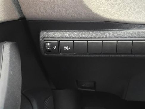 Used 2025 Toyota Corolla LE w/ LE Premium Package image 25