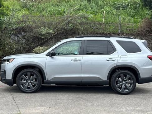 New 2026 Honda Pilot Sport image 7