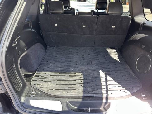 Used 2013 Jeep Grand Cherokee Limited image 23