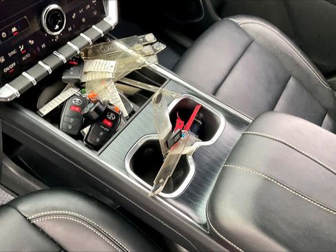 Used 2024 GMC Acadia Elevation image 16