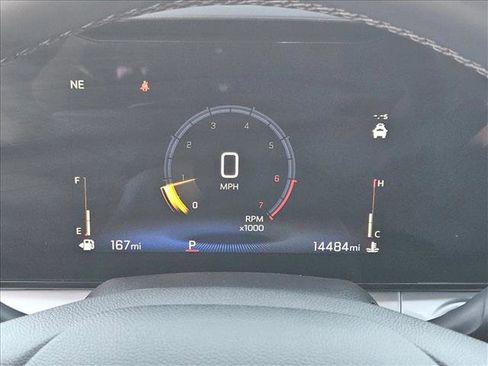 Used 2025 Chevrolet Trax LT w/ LT Convenience Package image 11