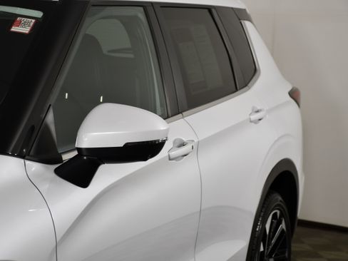 Used 2024 Mitsubishi Outlander SE AWD/4WD image 13