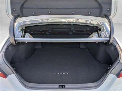 Used 2019 Toyota Camry SE w/ Sunroof Package FWD image 6
