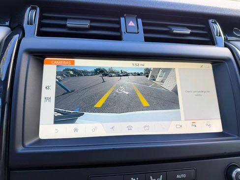 Used 2019 Land Rover Discovery SE image 33