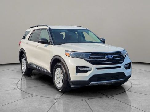 Certified 2023 Ford Explorer XLT w/ Equipment Group 202A AWD/4WD image 14