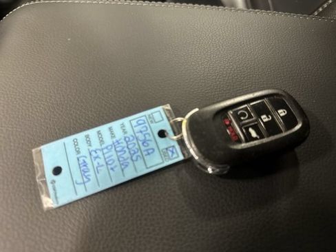 Used 2025 Honda Pilot EX-L image 26