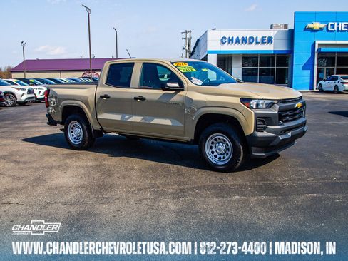 Used 2024 Chevrolet Colorado W/T image 1