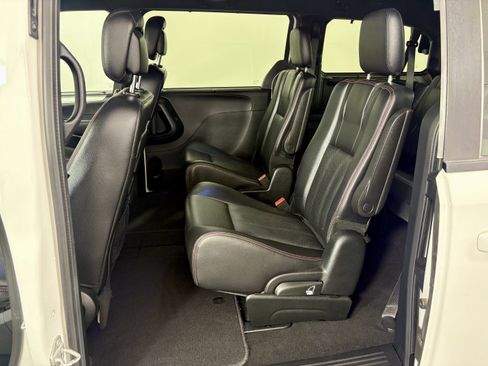 Used 2017 Dodge Grand Caravan GT image 15
