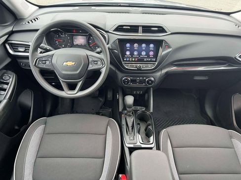 Used 2023 Chevrolet TrailBlazer LT w/ Convenience Package FWD image 11