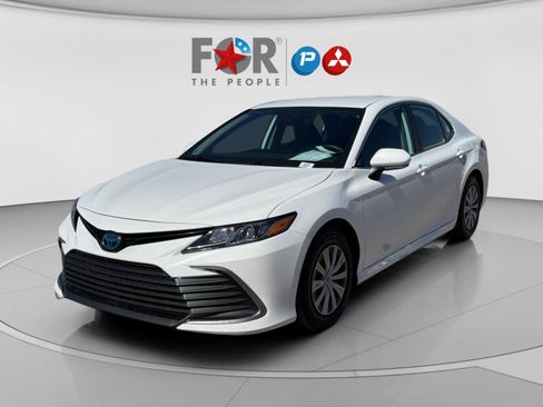 Used 2023 Toyota Camry LE image 9