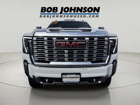 Used 2024 GMC Sierra 3500 Denali AWD/4WD image 8