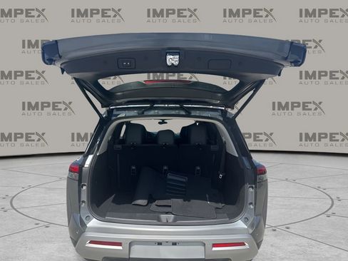 Used 2025 Nissan Pathfinder SL image 29