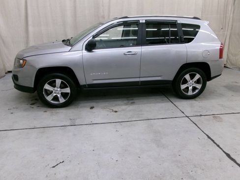 Used 2017 Jeep Compass High Altitude image 5