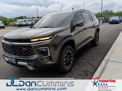 Used 2024 Chevrolet Traverse Z71 w/ Enhanced Driving Package AWD/4WD image 1