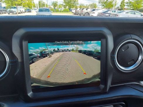 Used 2022 Jeep Wrangler Unlimited Rubicon 4xe w/ Cold Weather Group AWD/4WD image 21