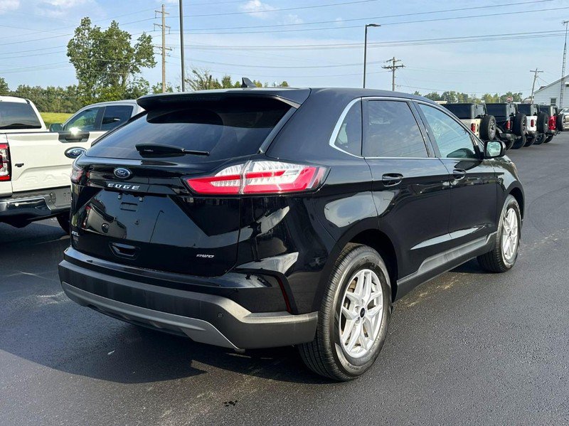 Used 2023 Ford Edge SEL w/ Convenience Package AWD/4WD image 3