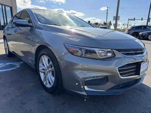 Used 2018 Chevrolet Malibu LT w/ LPO, Convenience Package 2 image 3