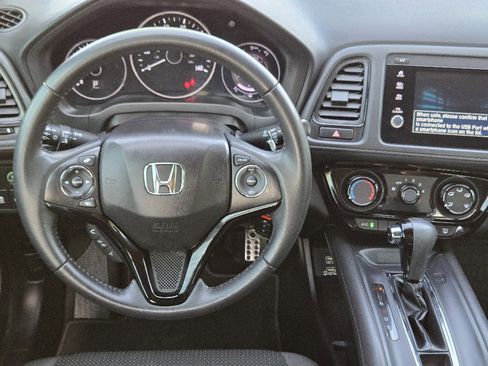 Used 2019 Honda HR-V Sport image 10
